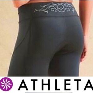 Athleta spin class soul cycling shorts padded size large